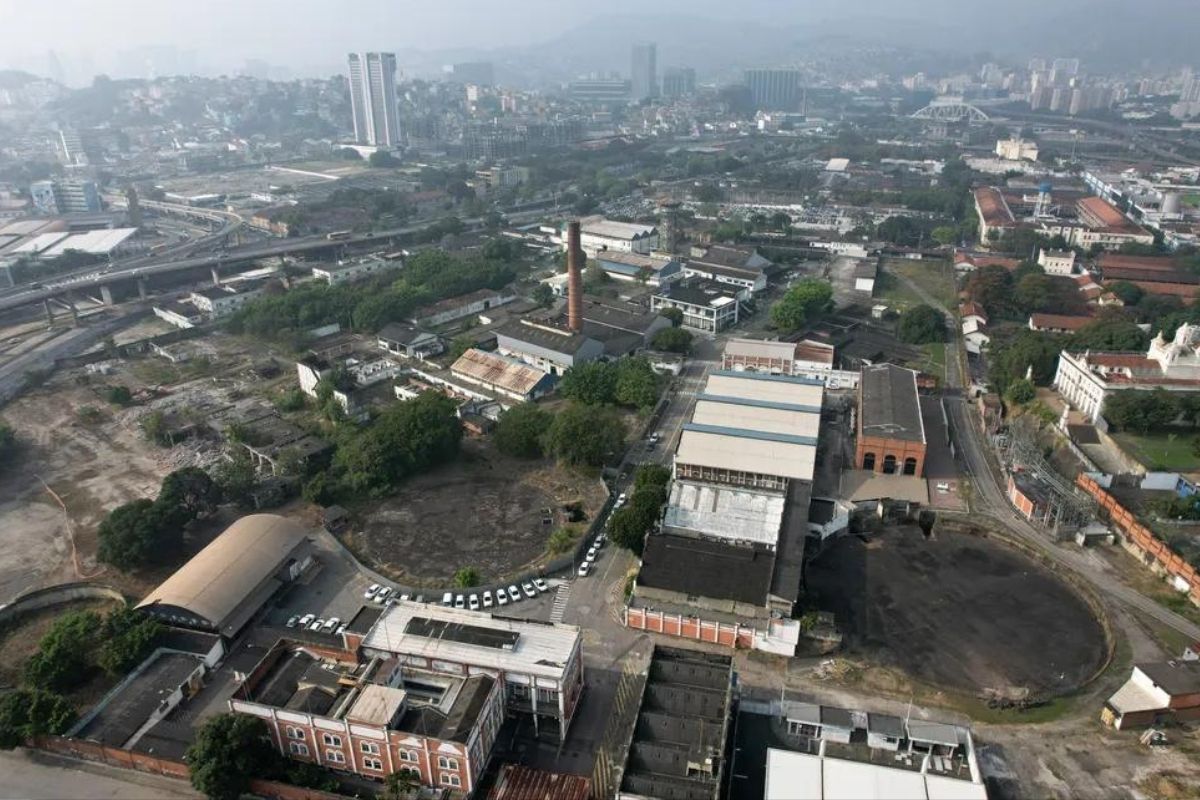 PREFEITURA DESAPROPRIA PARTE DA ÁREA DO GASÔMETRO E TRAZ PROBLEMA PARA O FLAMENGO CONSTRUIR ESTÁDIO PRÓPRIO